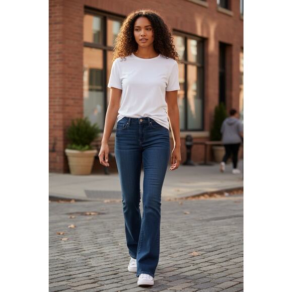 Levis Signature Mid rise Bootcut Women’s 12 M - Picture 10 of 10